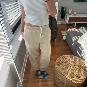Aritzia TNA Beige Fitted Joggers